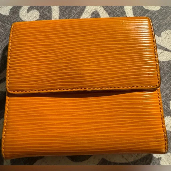 Louis Vuitton Epi Trifold Wallet - Orange - Picture 2 of 9